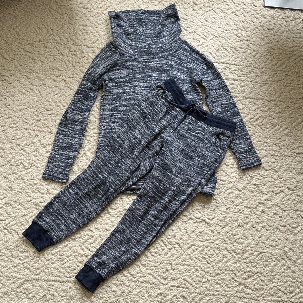 Aerie Space Dyed Lounge Set